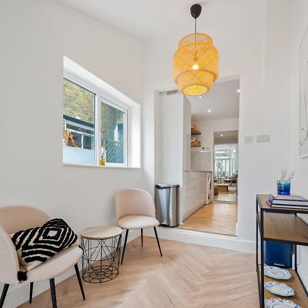 Pass The Keys 3 Bed Scandi Heaven Minutes From The Beach وايتستابل المظهر الخارجي الصورة