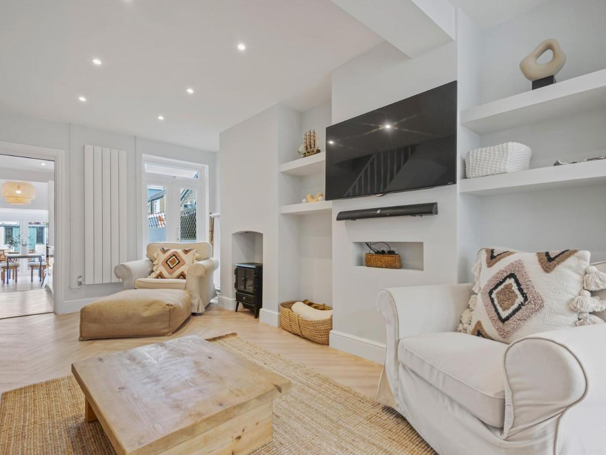Pass The Keys 3 Bed Scandi Heaven Minutes From The Beach وايتستابل المظهر الخارجي الصورة