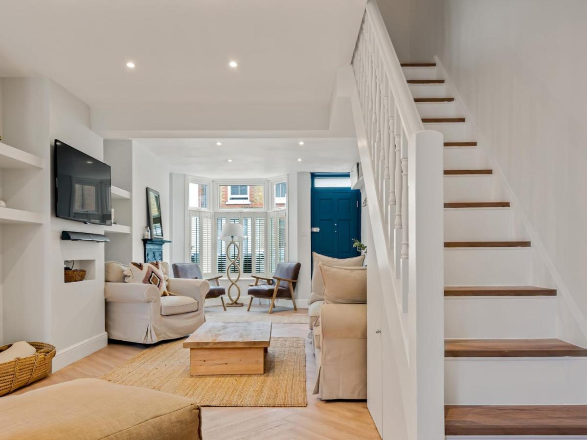 Pass The Keys 3 Bed Scandi Heaven Minutes From The Beach وايتستابل المظهر الخارجي الصورة