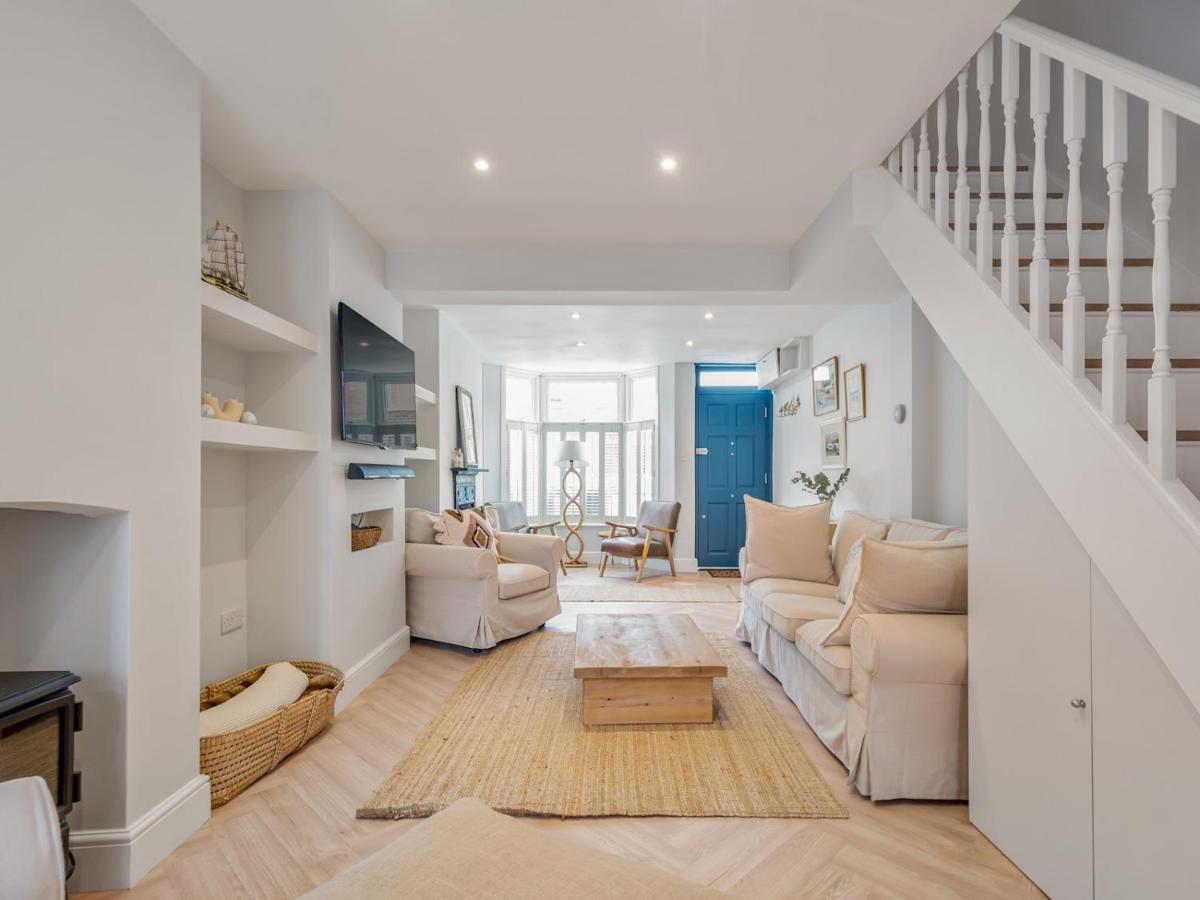 Pass The Keys 3 Bed Scandi Heaven Minutes From The Beach وايتستابل المظهر الخارجي الصورة